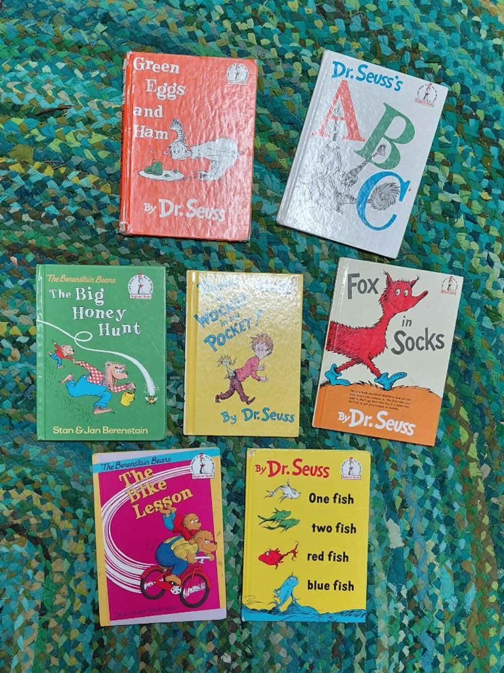 Set of 7 Dr. Seuss books